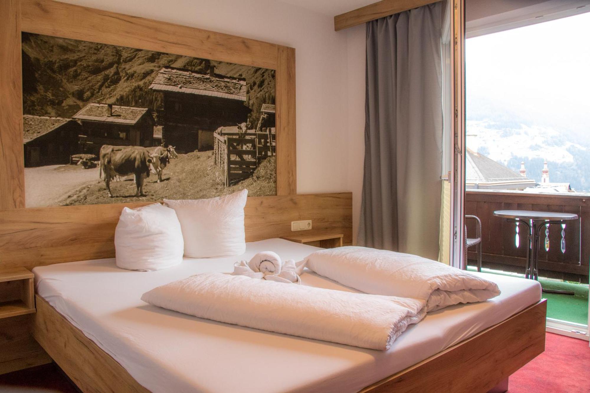 פליס Hotel Traube מראה חיצוני תמונה